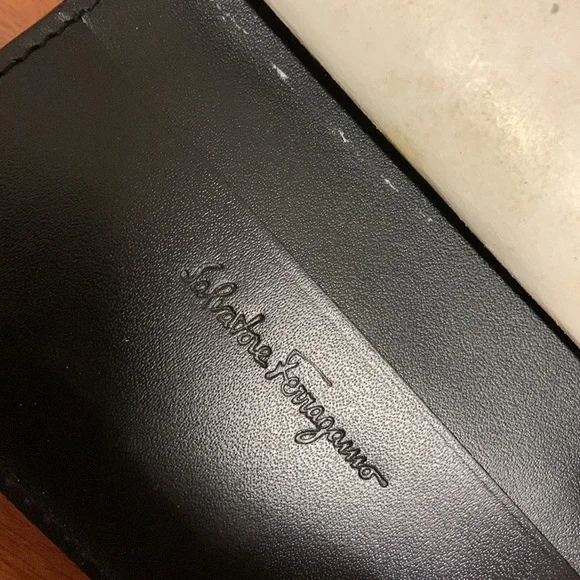 NWOT Salvatore Ferragamo Leather Key Holder